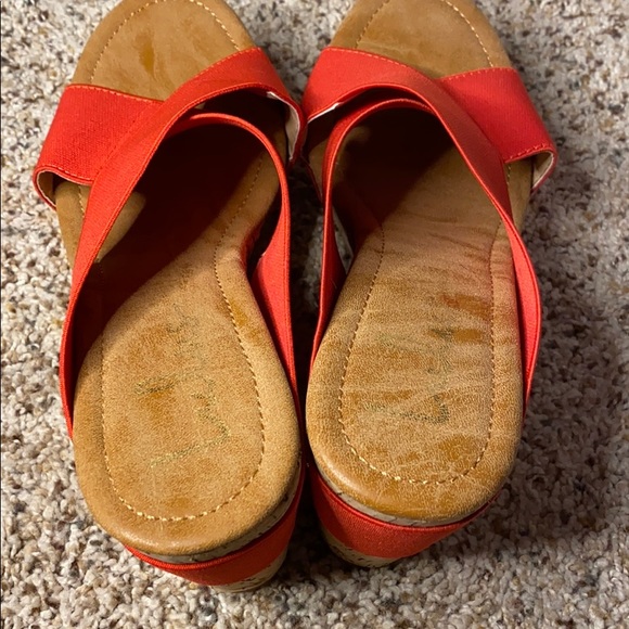 Lulus Red Cork Wedge Heels Size 8 NWOB - Picture 9 of 11